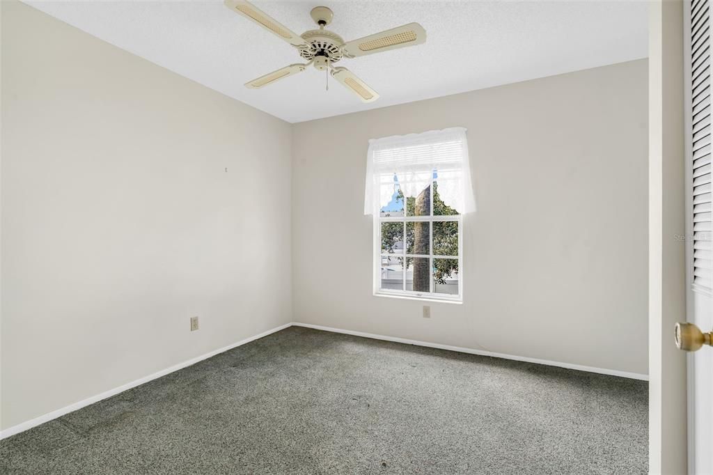 Active With Contract: $375,000 (2 beds, 2 baths, 990 Square Feet)