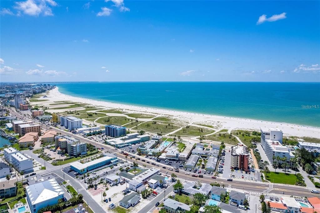 Active With Contract: $375,000 (2 beds, 2 baths, 990 Square Feet)