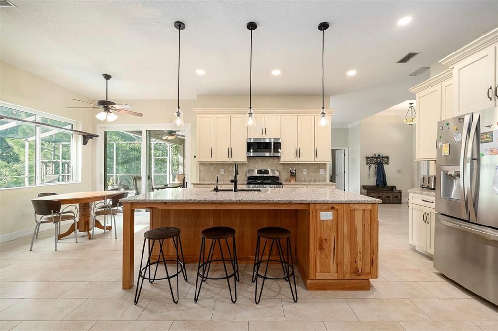 Active With Contract: $625,000 (3 beds, 2 baths, 2541 Square Feet)