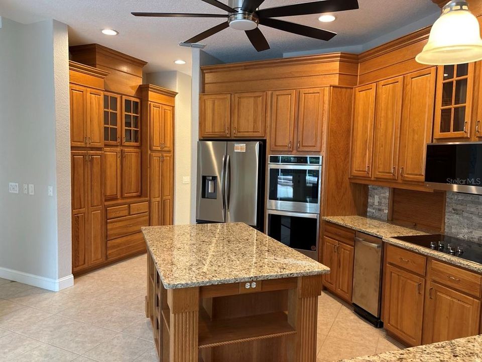 待售: $659,900 (3 贝兹, 3 浴室, 3490 平方英尺)