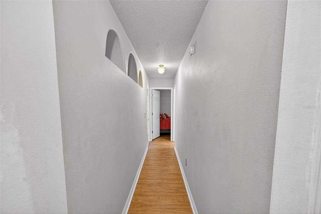 合同活跃: $449,990 (4 贝兹, 2 浴室, 2416 平方英尺)