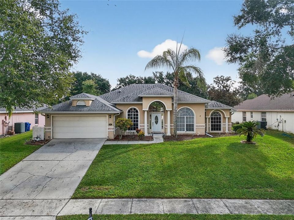 合同活跃: $449,990 (4 贝兹, 2 浴室, 2416 平方英尺)