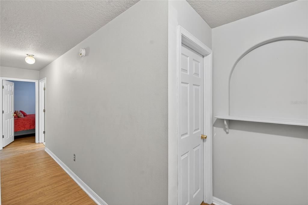 合同活跃: $449,990 (4 贝兹, 2 浴室, 2416 平方英尺)