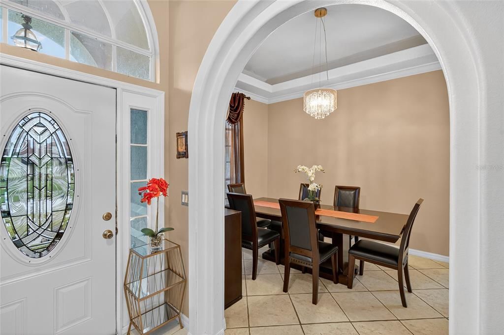 合同活跃: $449,990 (4 贝兹, 2 浴室, 2416 平方英尺)