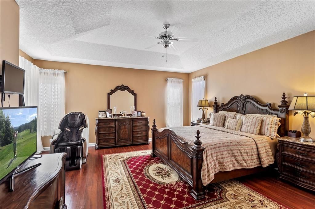 For Sale: $850,000 (4 beds, 3 baths, 2764 Square Feet)