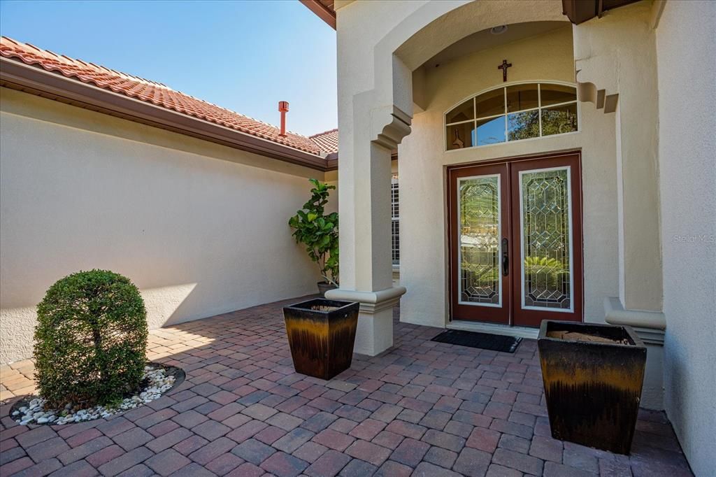 For Sale: $850,000 (4 beds, 3 baths, 2764 Square Feet)