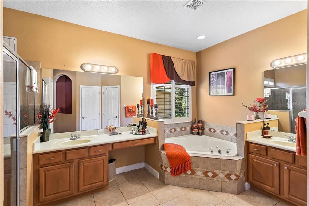 For Sale: $850,000 (4 beds, 3 baths, 2764 Square Feet)