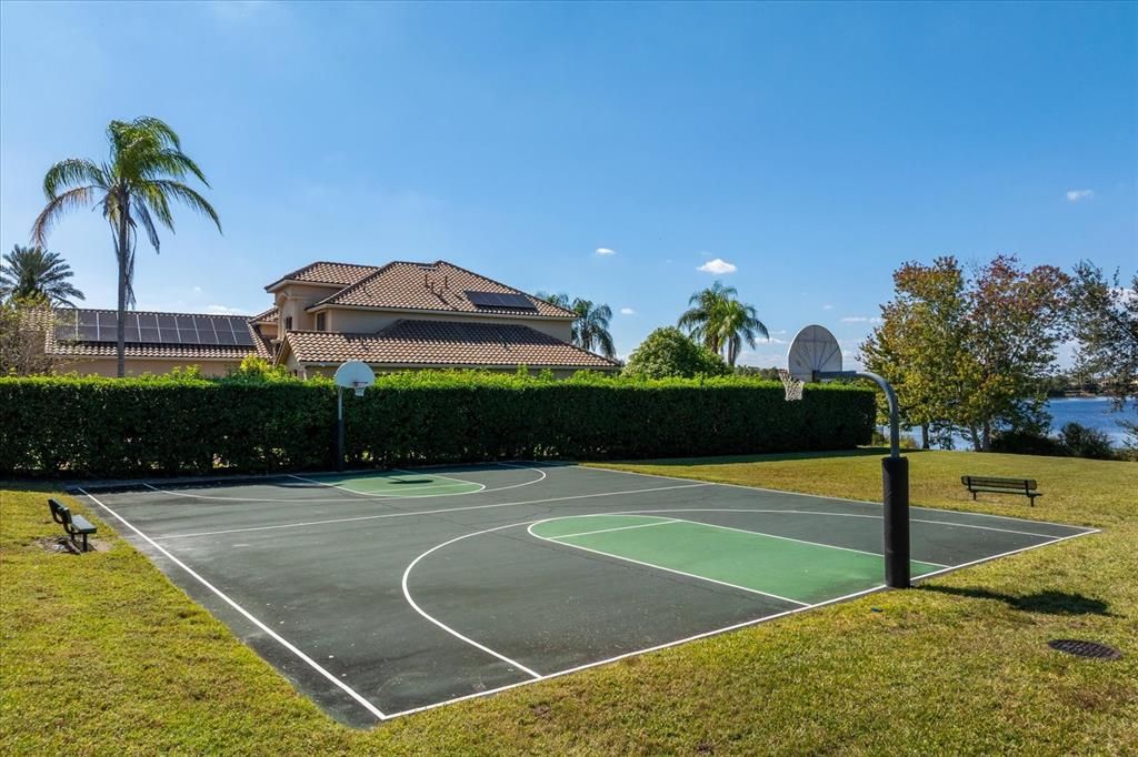 For Sale: $850,000 (4 beds, 3 baths, 2764 Square Feet)