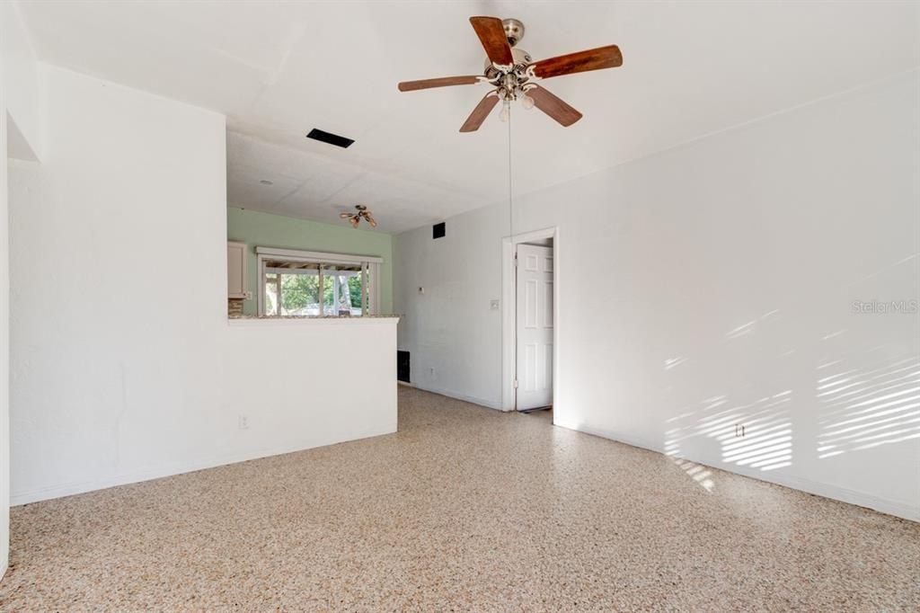 Active With Contract: $145,000 (3 beds, 1 baths, 1115 Square Feet)