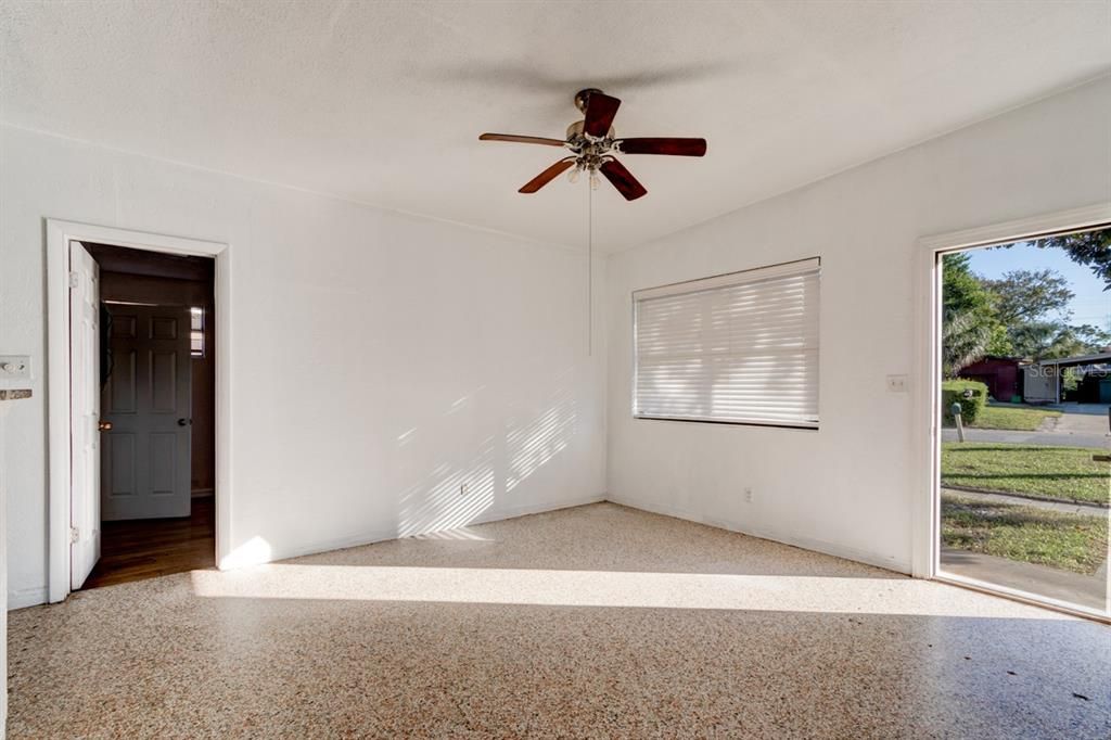 Active With Contract: $145,000 (3 beds, 1 baths, 1115 Square Feet)