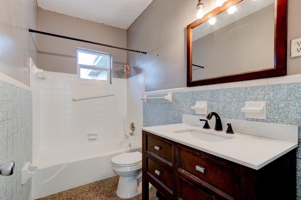 Active With Contract: $145,000 (3 beds, 1 baths, 1115 Square Feet)