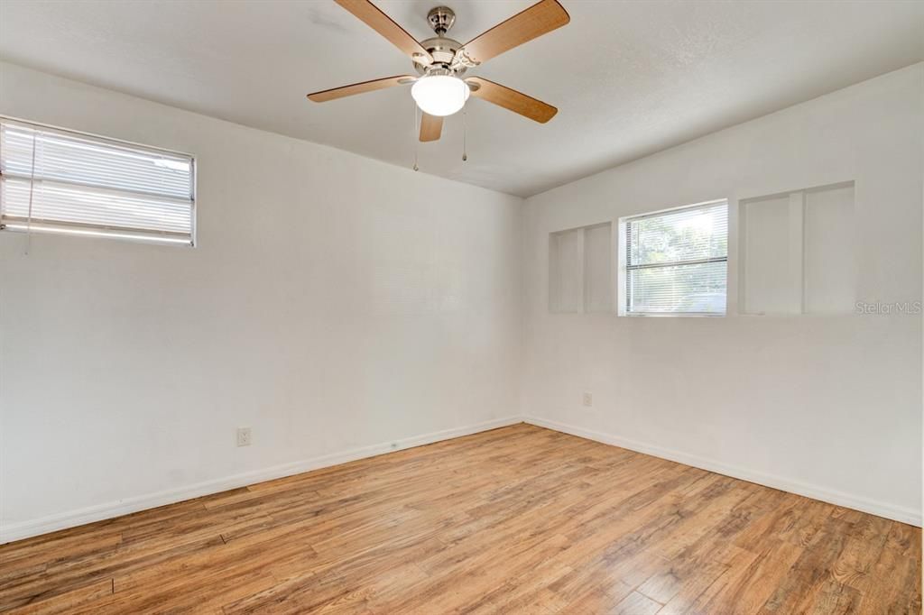 Active With Contract: $145,000 (3 beds, 1 baths, 1115 Square Feet)