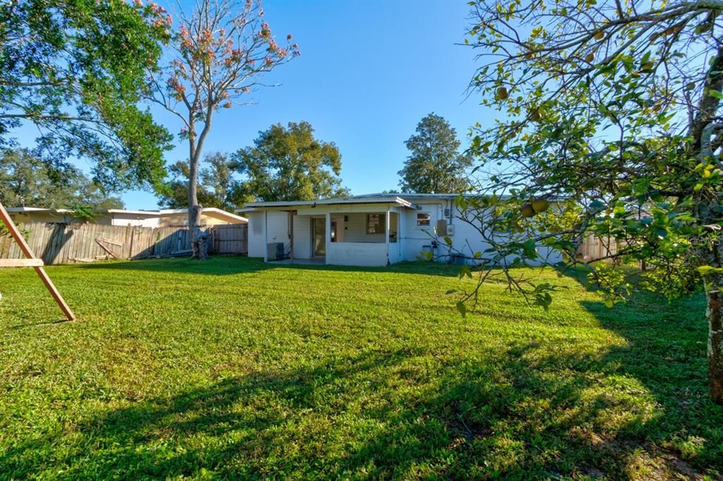 Active With Contract: $145,000 (3 beds, 1 baths, 1115 Square Feet)