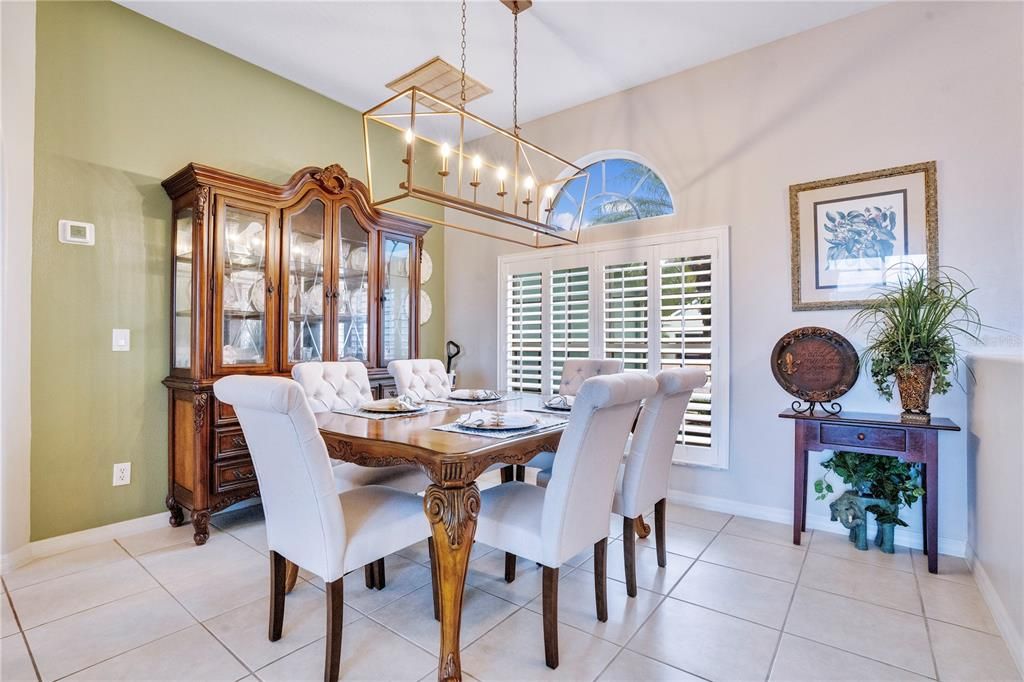 待售: $700,000 (4 贝兹, 3 浴室, 2488 平方英尺)