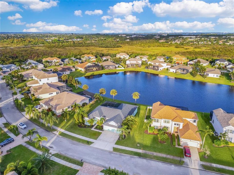 待售: $700,000 (4 贝兹, 3 浴室, 2488 平方英尺)