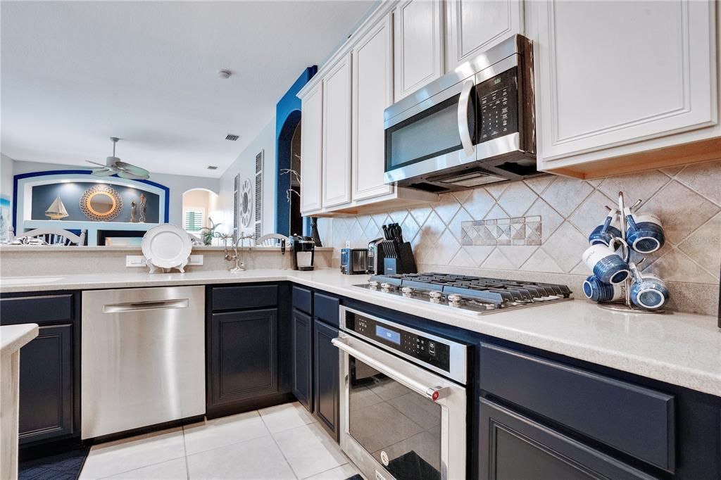 待售: $700,000 (4 贝兹, 3 浴室, 2488 平方英尺)