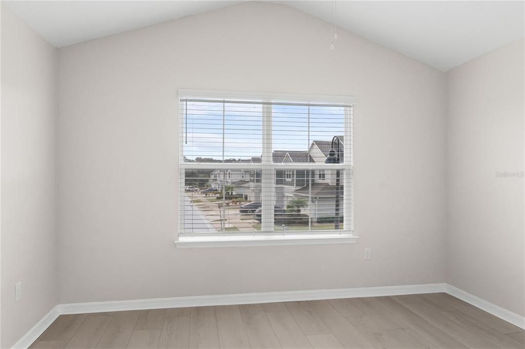 For Rent: $2,400 (3 beds, 2 baths, 1881 Square Feet)