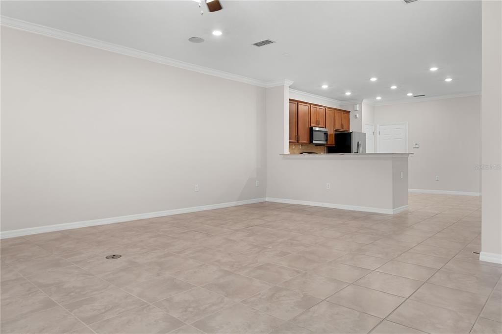 For Rent: $2,400 (3 beds, 2 baths, 1881 Square Feet)