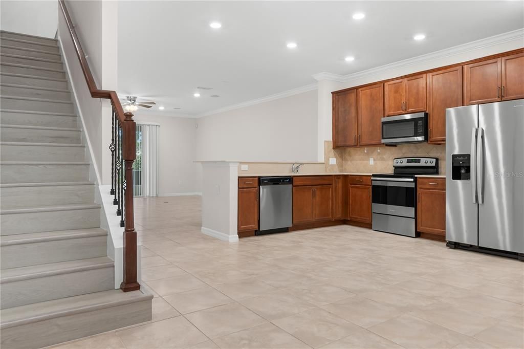 For Rent: $2,400 (3 beds, 2 baths, 1881 Square Feet)