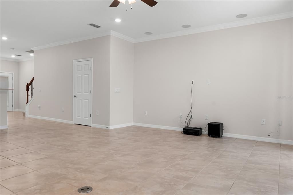 For Rent: $2,400 (3 beds, 2 baths, 1881 Square Feet)