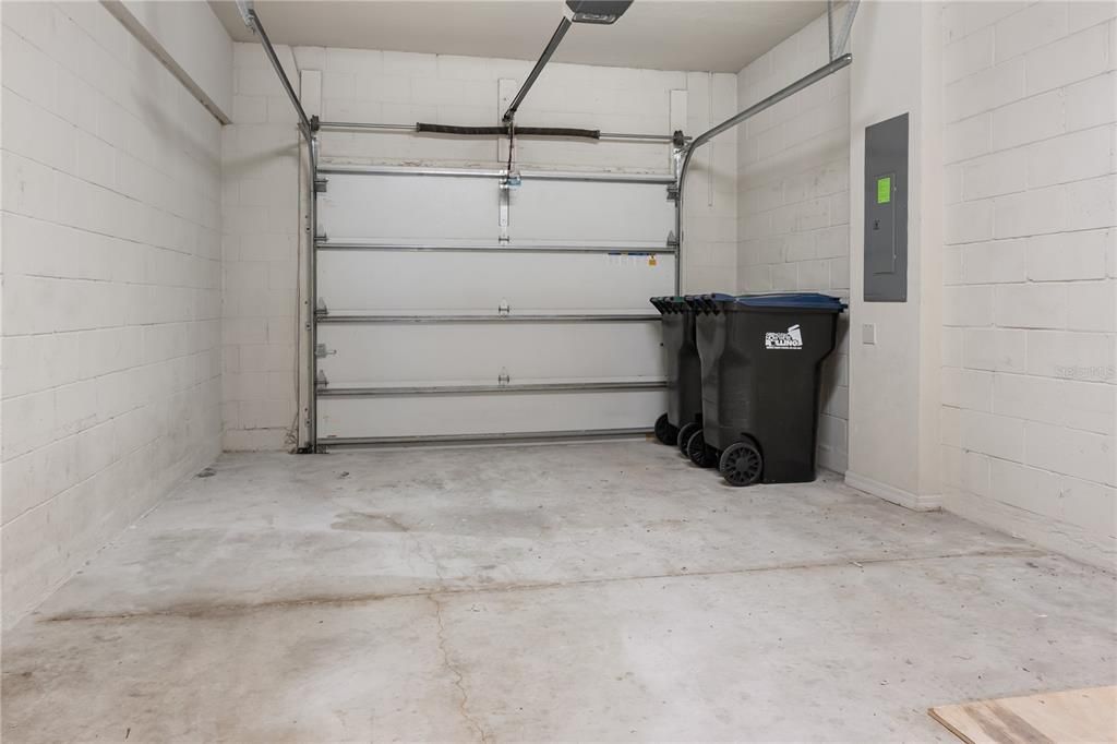 For Rent: $2,400 (3 beds, 2 baths, 1881 Square Feet)