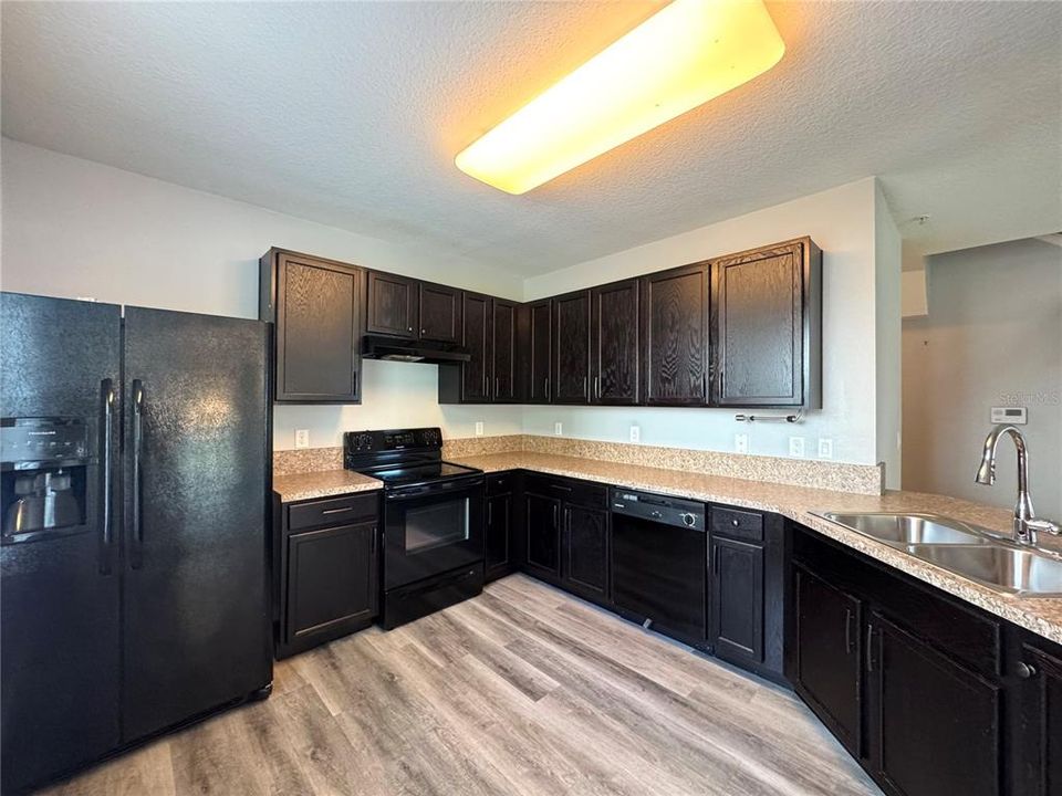 Active With Contract: $2,099 (3 beds, 2 baths, 1461 Square Feet)