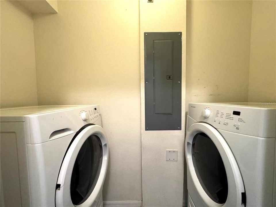 Active With Contract: $2,099 (3 beds, 2 baths, 1461 Square Feet)