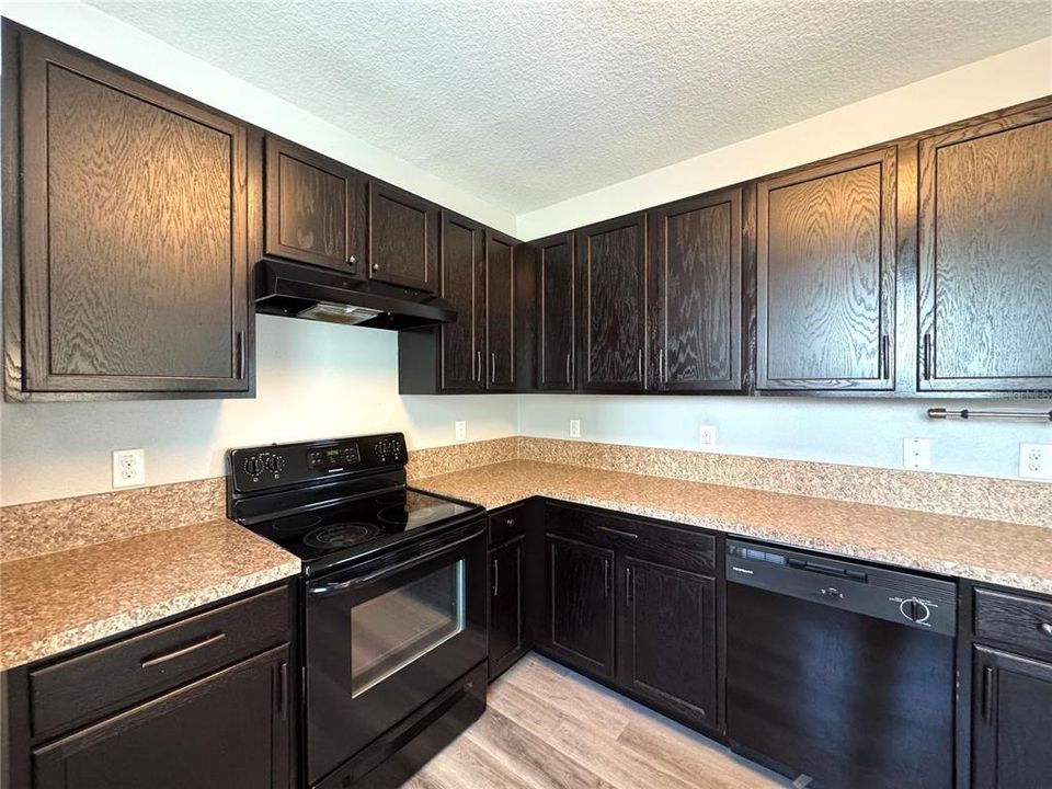 Active With Contract: $2,099 (3 beds, 2 baths, 1461 Square Feet)