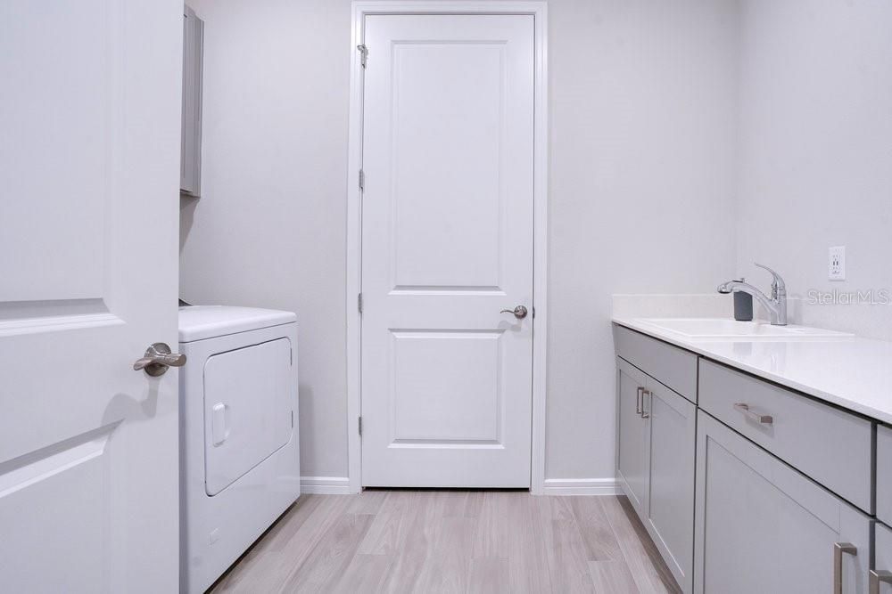 For Sale: $575,000 (4 beds, 2 baths, 2054 Square Feet)