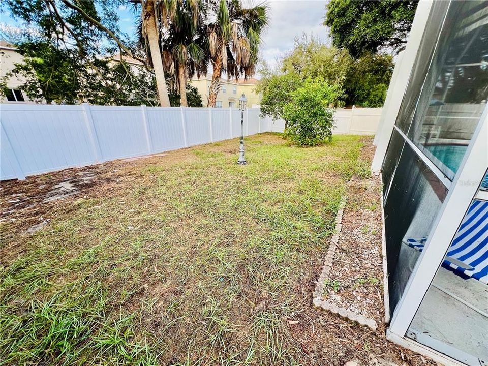 Active With Contract: $330,000 (3 beds, 3 baths, 1632 Square Feet)