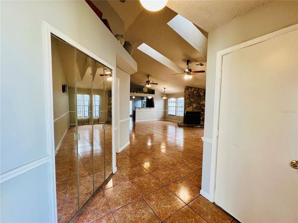 Active With Contract: $330,000 (3 beds, 3 baths, 1632 Square Feet)