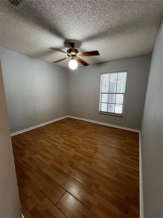 Active With Contract: $330,000 (3 beds, 3 baths, 1632 Square Feet)