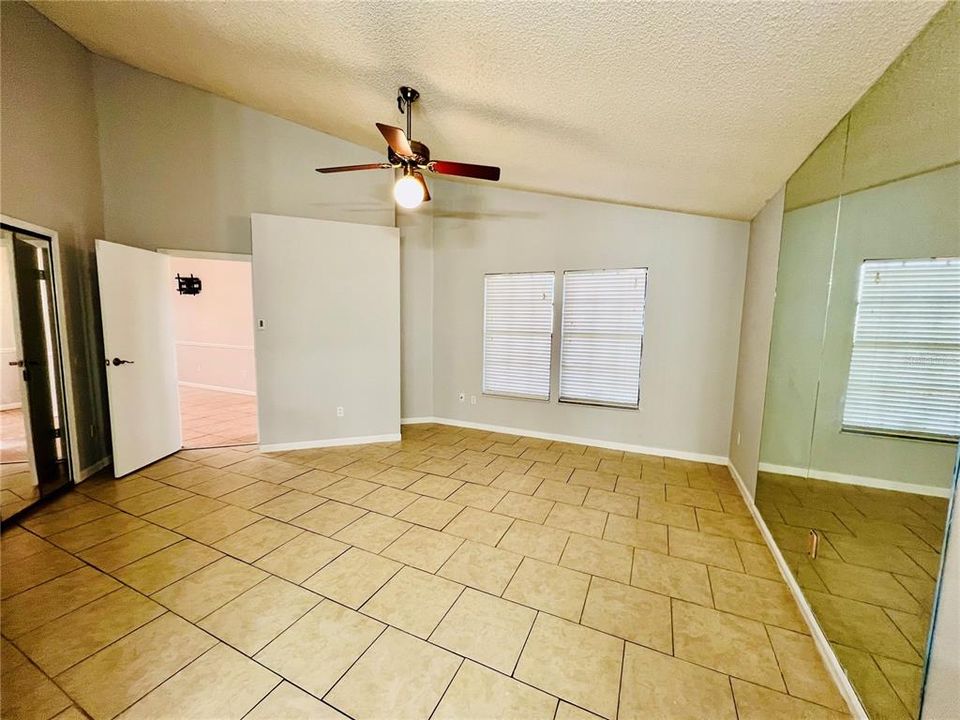 Active With Contract: $330,000 (3 beds, 3 baths, 1632 Square Feet)