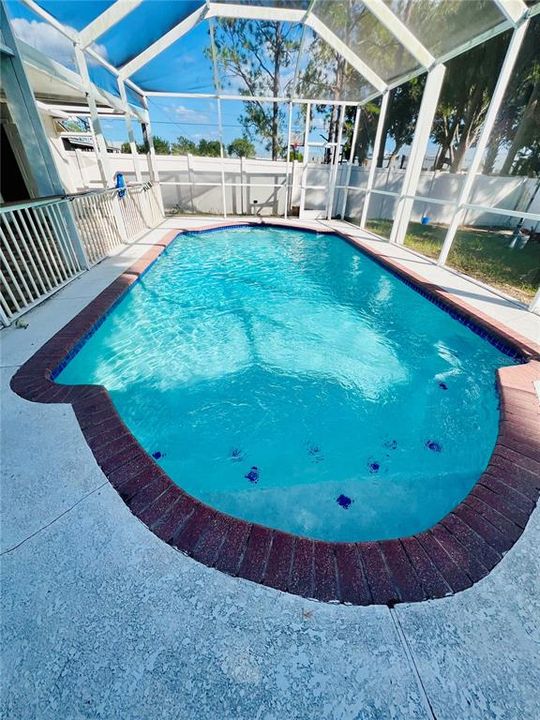 Active With Contract: $330,000 (3 beds, 3 baths, 1632 Square Feet)