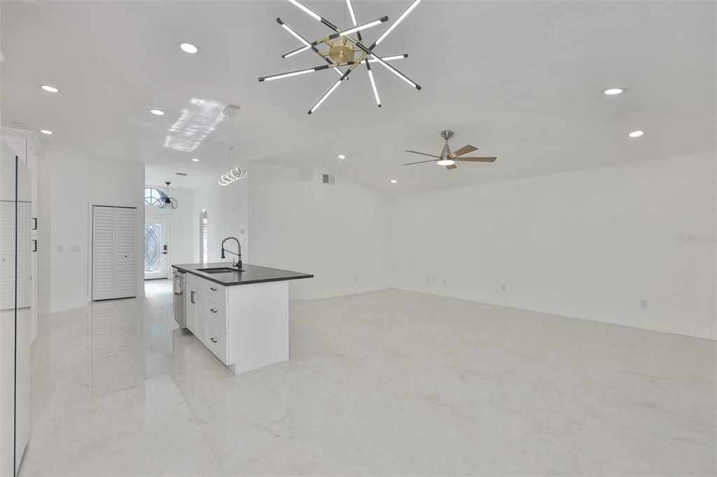 For Sale: $410,000 (3 beds, 2 baths, 1722 Square Feet)