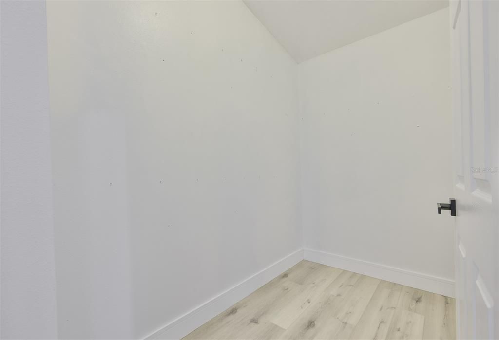 For Sale: $410,000 (3 beds, 2 baths, 1722 Square Feet)