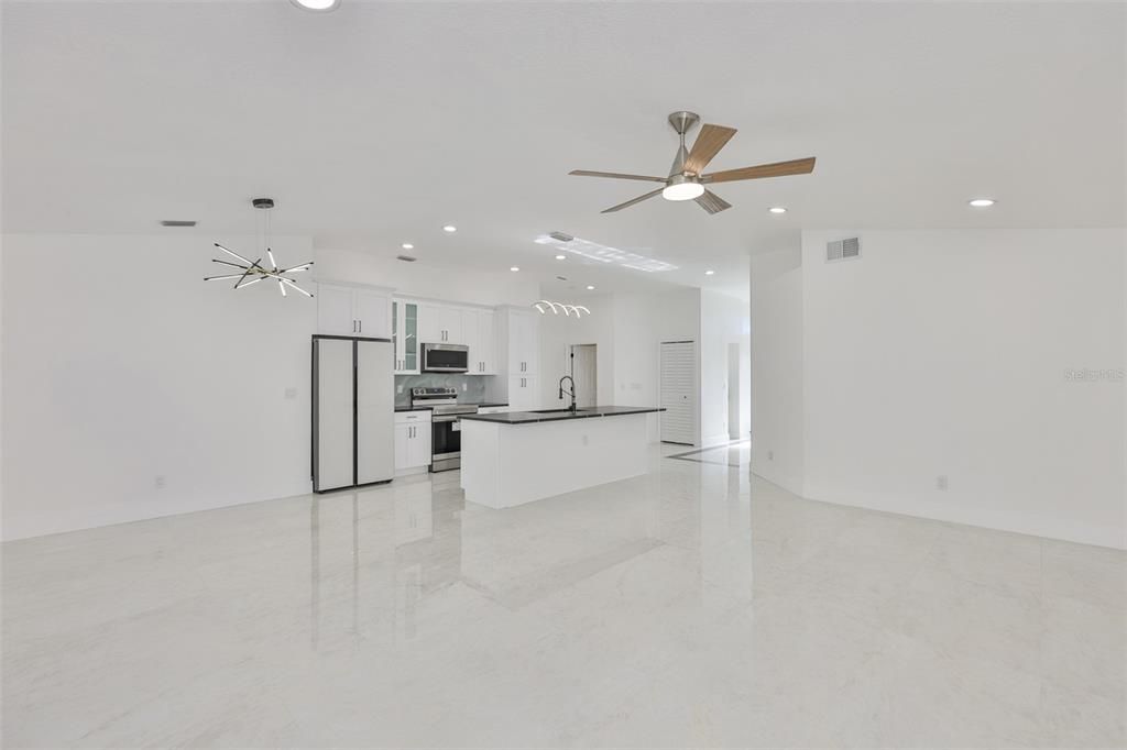 For Sale: $410,000 (3 beds, 2 baths, 1722 Square Feet)