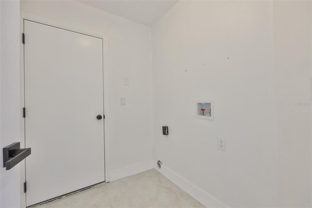 For Sale: $410,000 (3 beds, 2 baths, 1722 Square Feet)