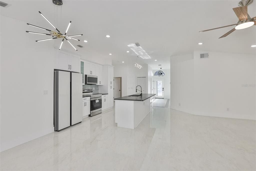 For Sale: $410,000 (3 beds, 2 baths, 1722 Square Feet)