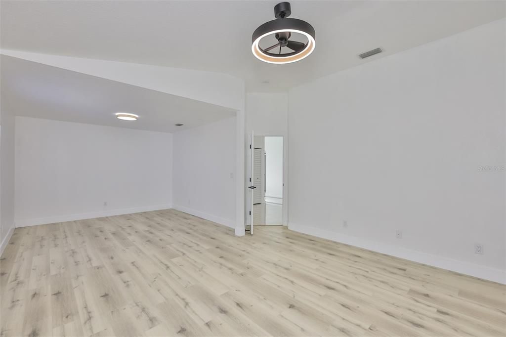 For Sale: $410,000 (3 beds, 2 baths, 1722 Square Feet)