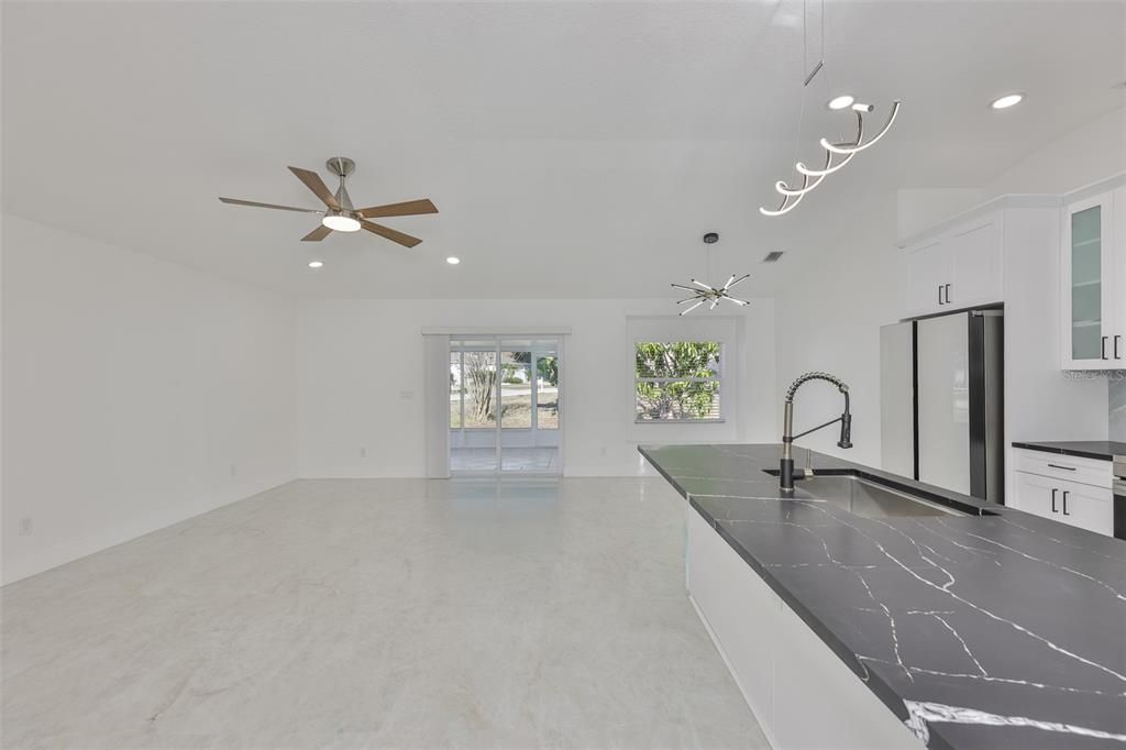 For Sale: $410,000 (3 beds, 2 baths, 1722 Square Feet)