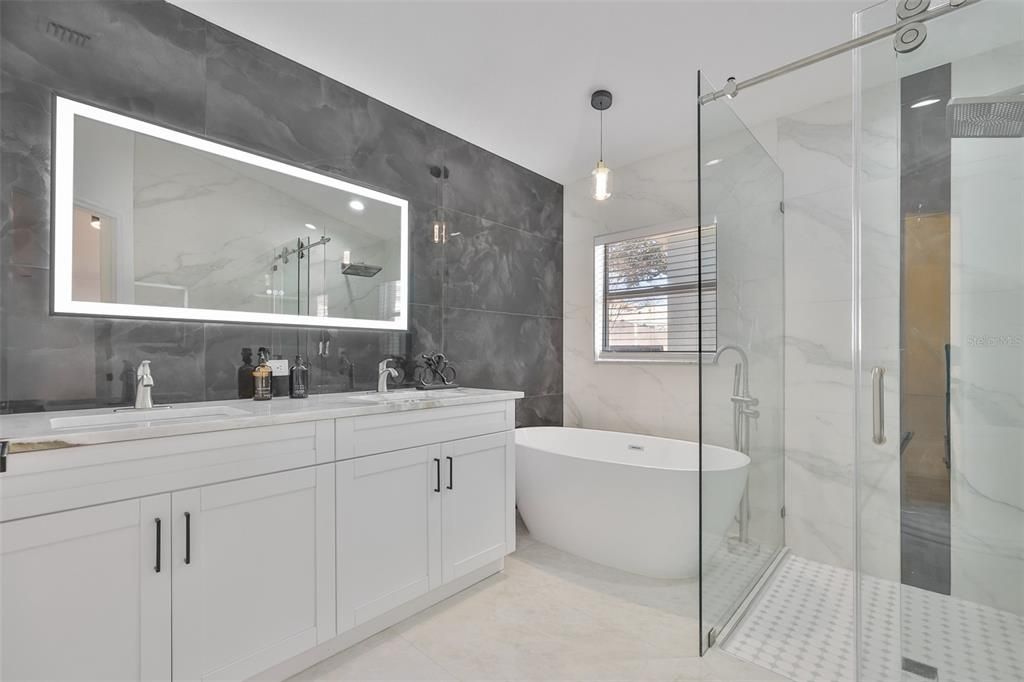 For Sale: $410,000 (3 beds, 2 baths, 1722 Square Feet)