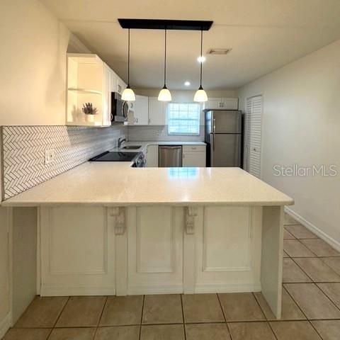 For Rent: $1,650 (2 beds, 1 baths, 920 Square Feet)