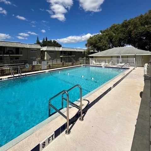 For Rent: $1,650 (2 beds, 1 baths, 920 Square Feet)