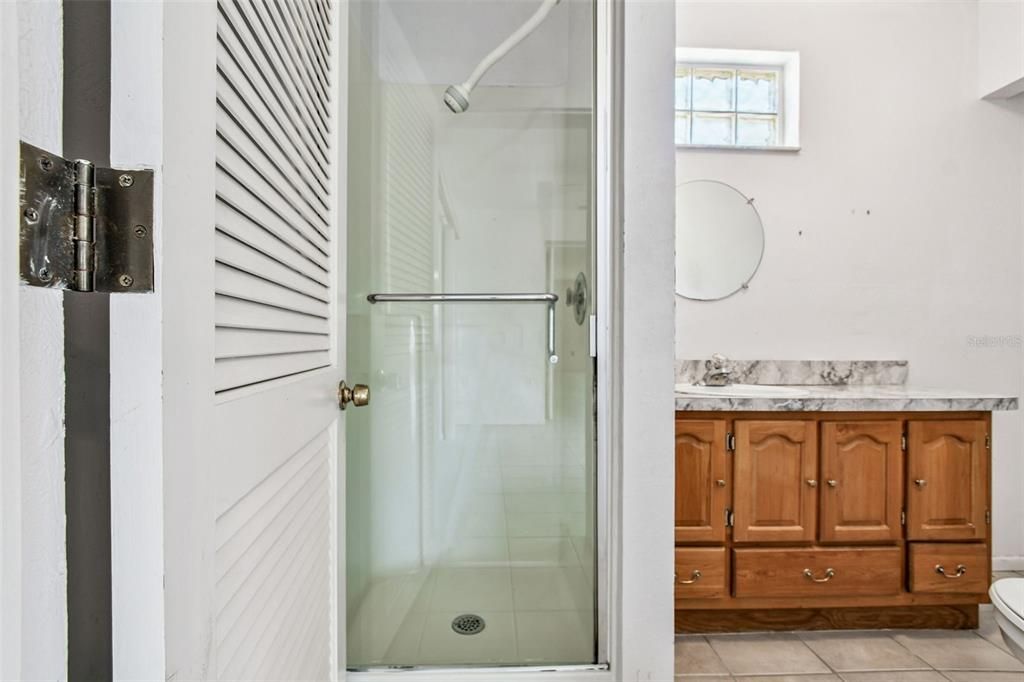 Active With Contract: $299,900 (2 beds, 2 baths, 1204 Square Feet)