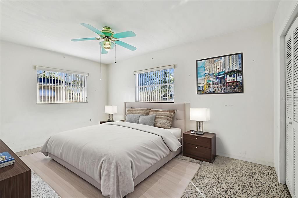 Active With Contract: $299,900 (2 beds, 2 baths, 1204 Square Feet)