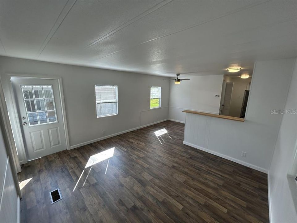 待售: $89,000 (2 贝兹, 2 浴室, 700 平方英尺)