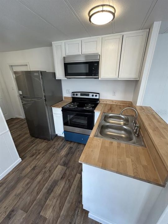 待售: $89,000 (2 贝兹, 2 浴室, 700 平方英尺)