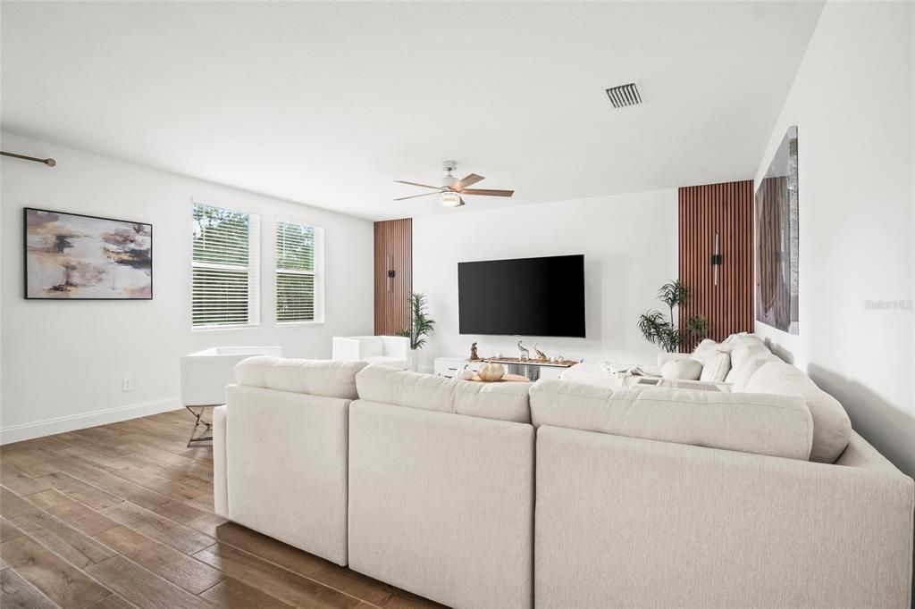 出租: $3,200 (5 贝兹, 3 浴室, 2631 平方英尺)