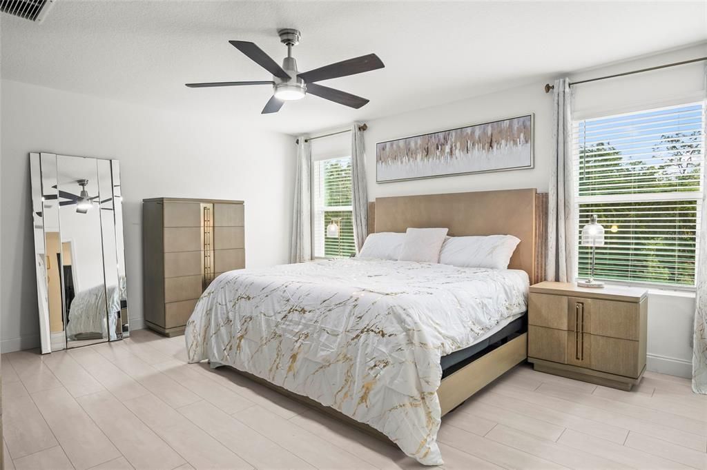 出租: $3,200 (5 贝兹, 3 浴室, 2631 平方英尺)